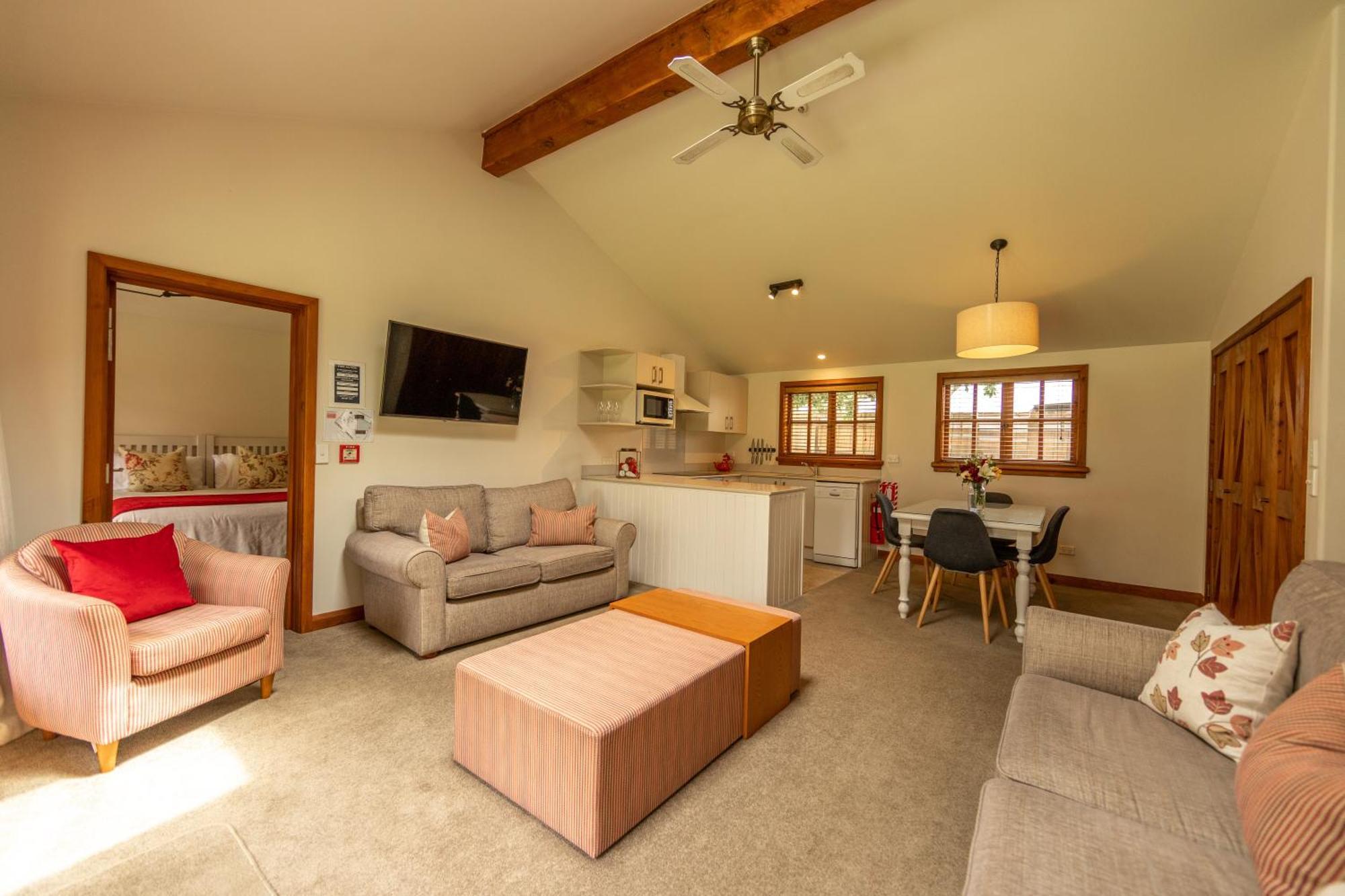 Wanaka Homestead Lodge & Cottages Екстериор снимка